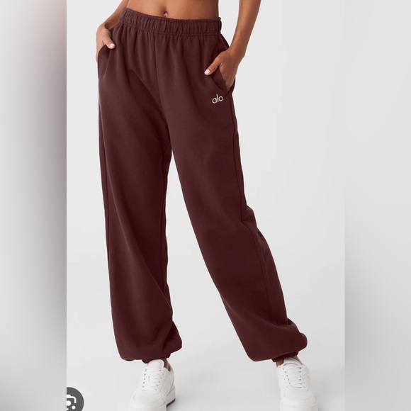 ALO Yoga Pants - ⭐️ NWT - Alo Accolade Sweatpants - SOLD OUT - Limited Edition Cherry Cola